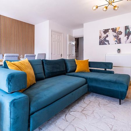 Modern And Spacious Home From Home 1 Mile From M1 - With Netflix, Prime Video, Ps5, Free Parking, Superfast Wifi, Bbq - Sleeps 11 - By Brightleap Apartments Milton Keynes Eksteriør billede