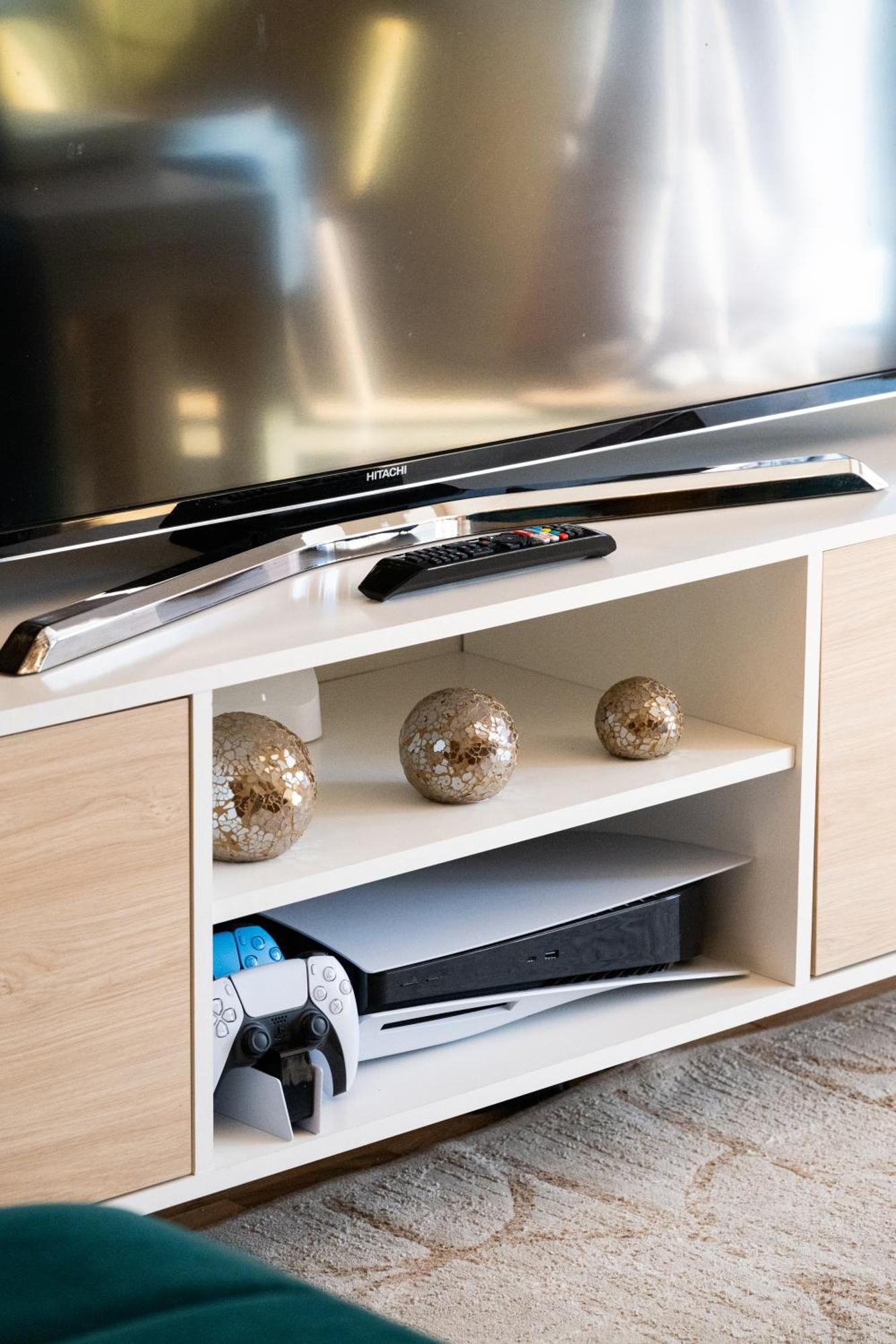 Modern And Spacious Home From Home 1 Mile From M1 - With Netflix, Prime Video, Ps5, Free Parking, Superfast Wifi, Bbq - Sleeps 11 - By Brightleap Apartments Milton Keynes Eksteriør billede