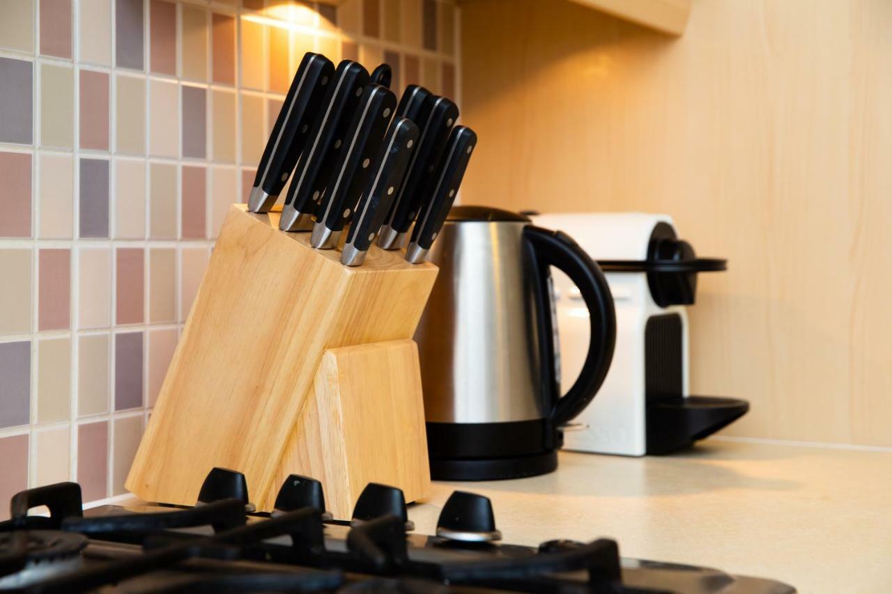 Modern And Spacious Home From Home 1 Mile From M1 - With Netflix, Prime Video, Ps5, Free Parking, Superfast Wifi, Bbq - Sleeps 11 - By Brightleap Apartments Milton Keynes Eksteriør billede