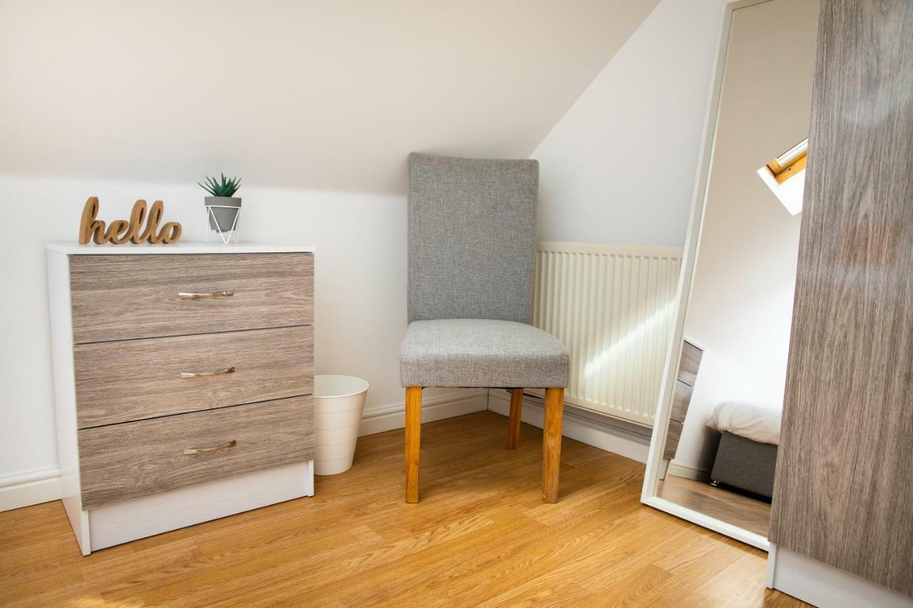 Modern And Spacious Home From Home 1 Mile From M1 - With Netflix, Prime Video, Ps5, Free Parking, Superfast Wifi, Bbq - Sleeps 11 - By Brightleap Apartments Milton Keynes Eksteriør billede