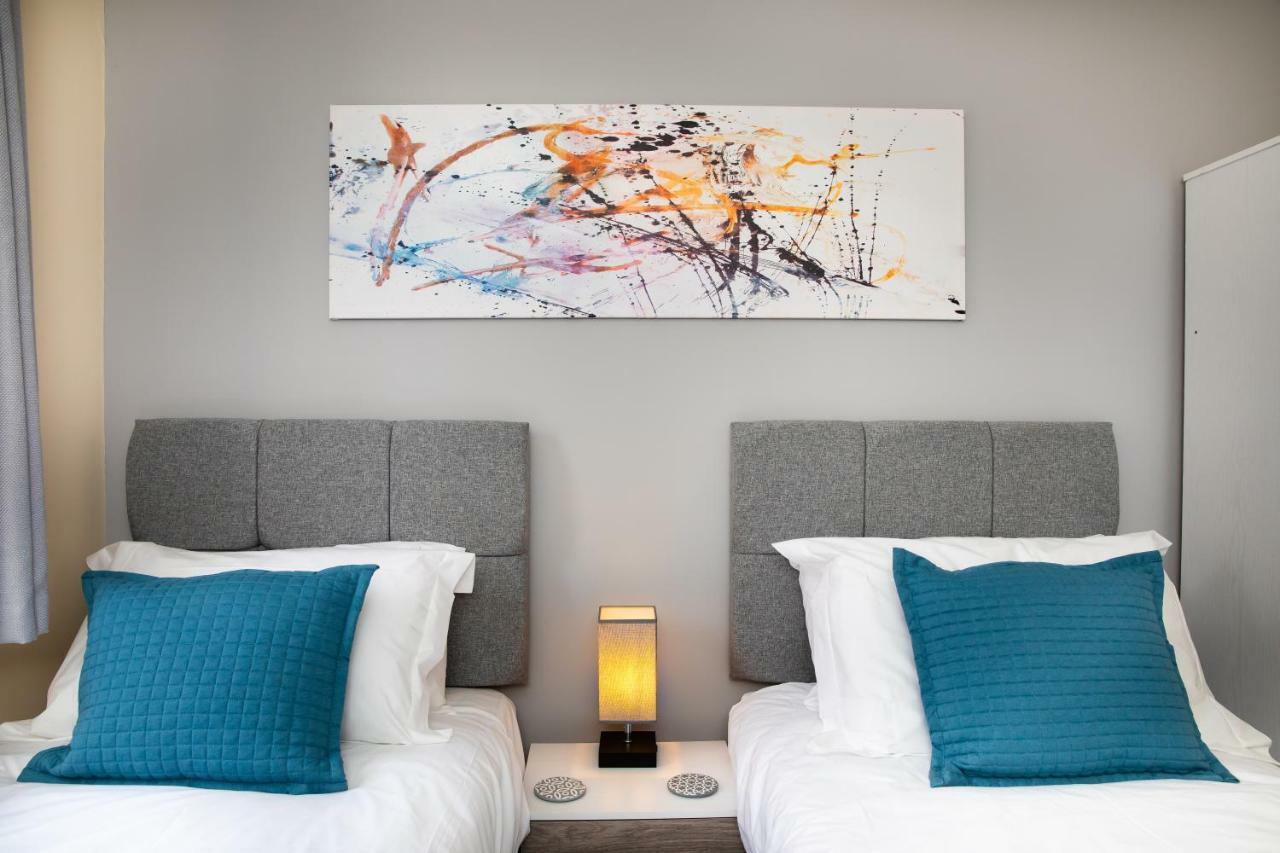 Modern And Spacious Home From Home 1 Mile From M1 - With Netflix, Prime Video, Ps5, Free Parking, Superfast Wifi, Bbq - Sleeps 11 - By Brightleap Apartments Milton Keynes Eksteriør billede